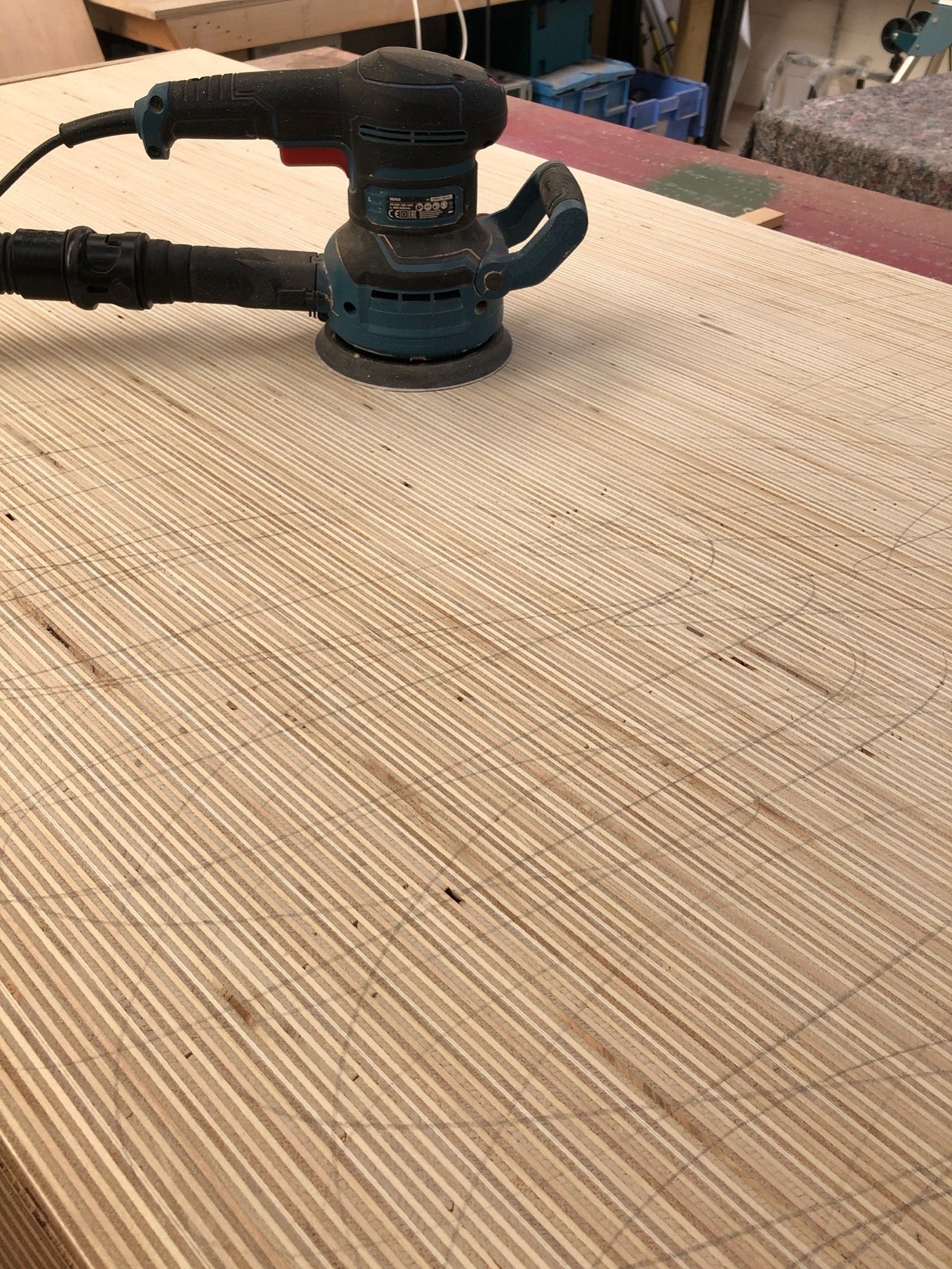 Sanding a wooding dining table top