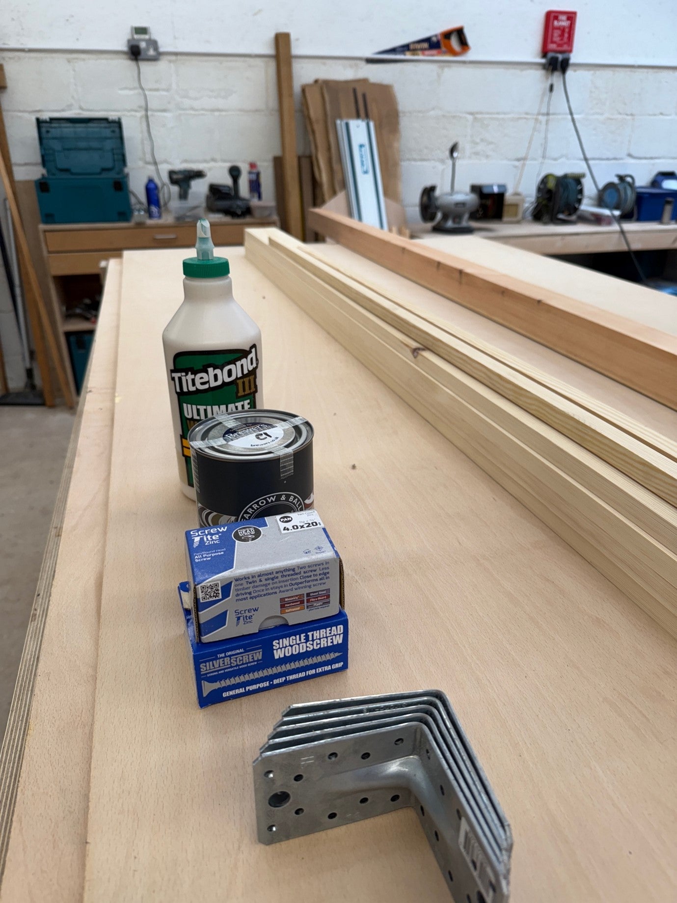 Tools for building wooden dining table
